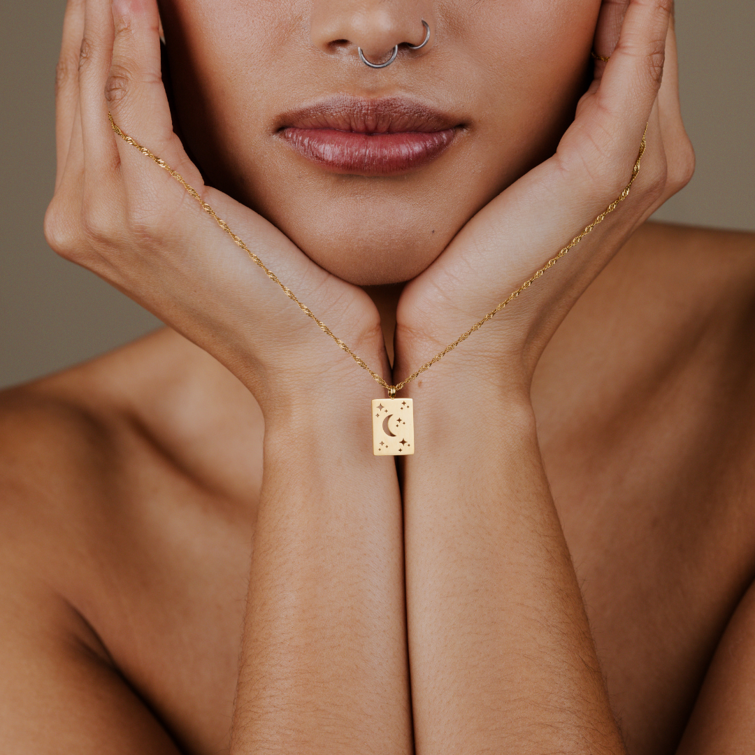 Midnight Lover Necklace Gold