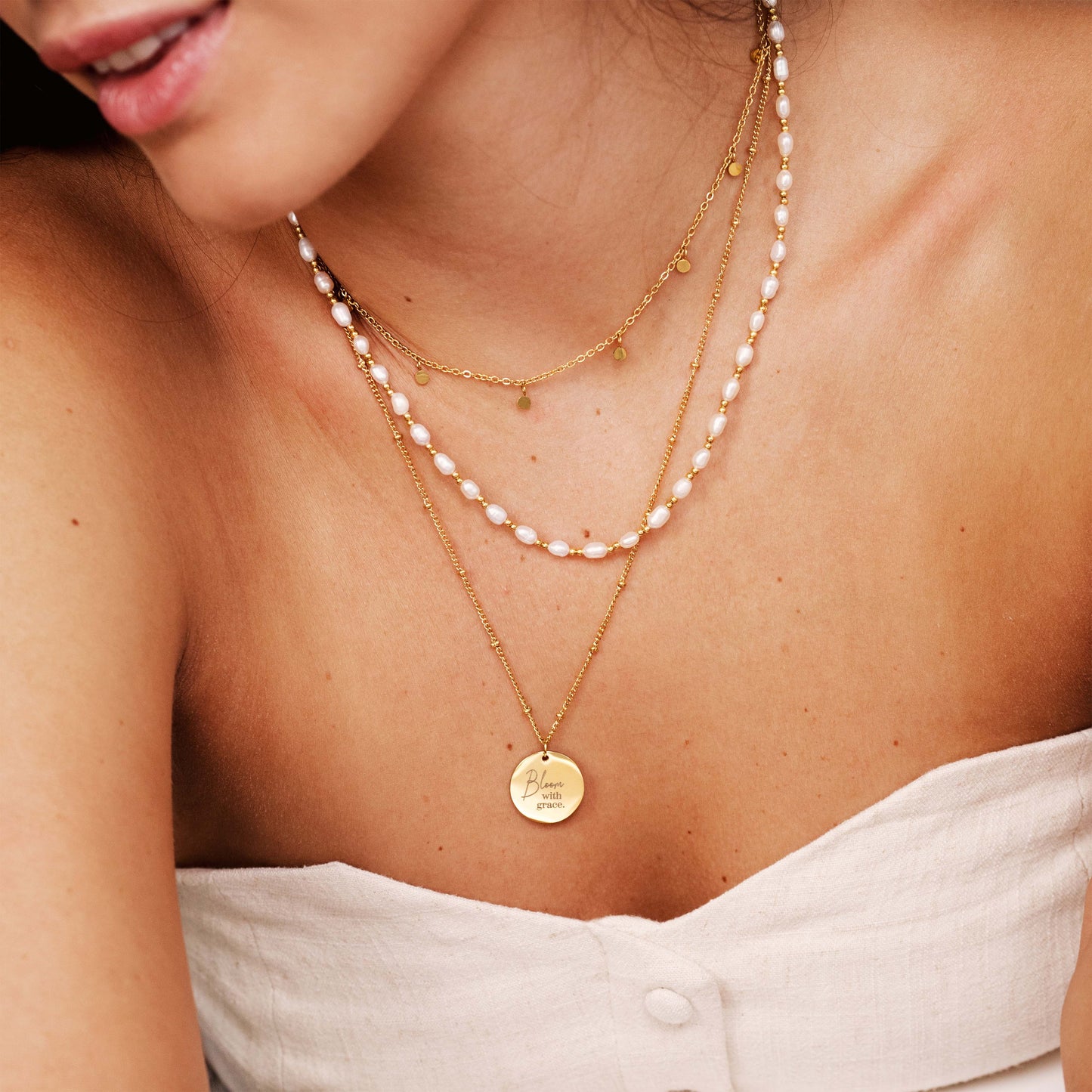 Bloom with grace Necklace Gold