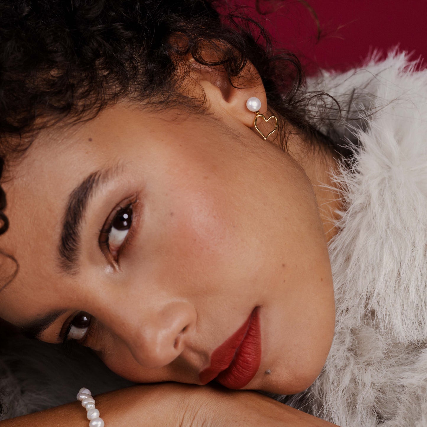 Melting Heart Pearl Studs Gold