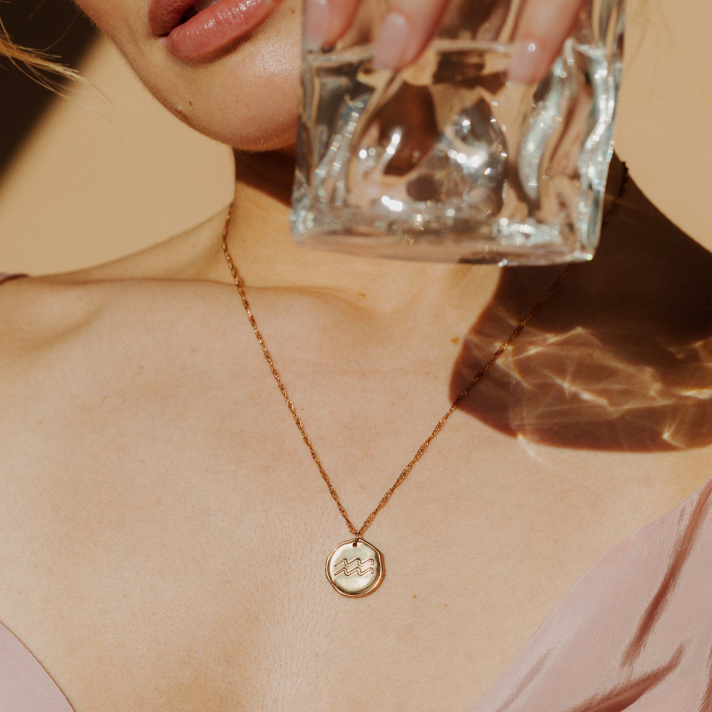 Zodiac Necklace – Aquarius / Wassermann Roségold