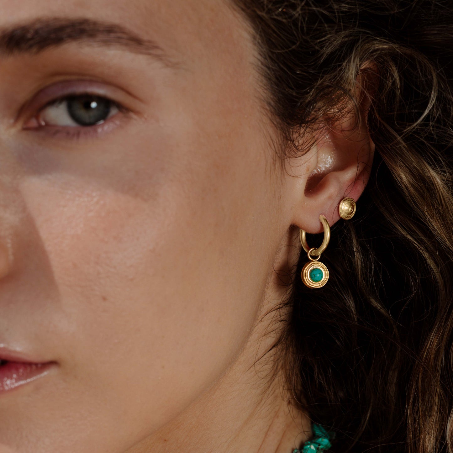 Ocean's Echo Studs Gold