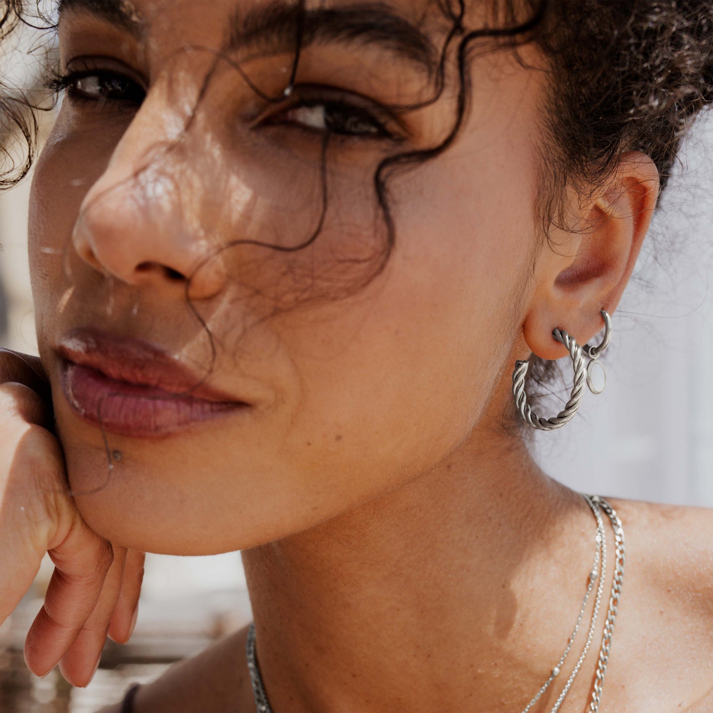 Squeeze it Medium Hoop Studs Silber
