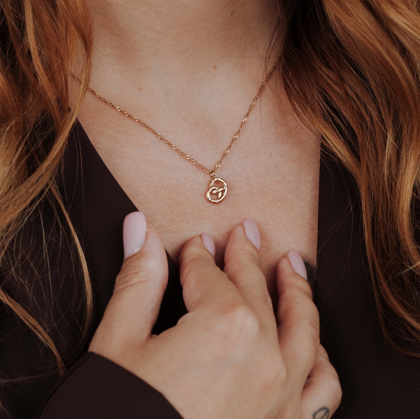 Bedazzle my Pretzel Necklace Roségold
