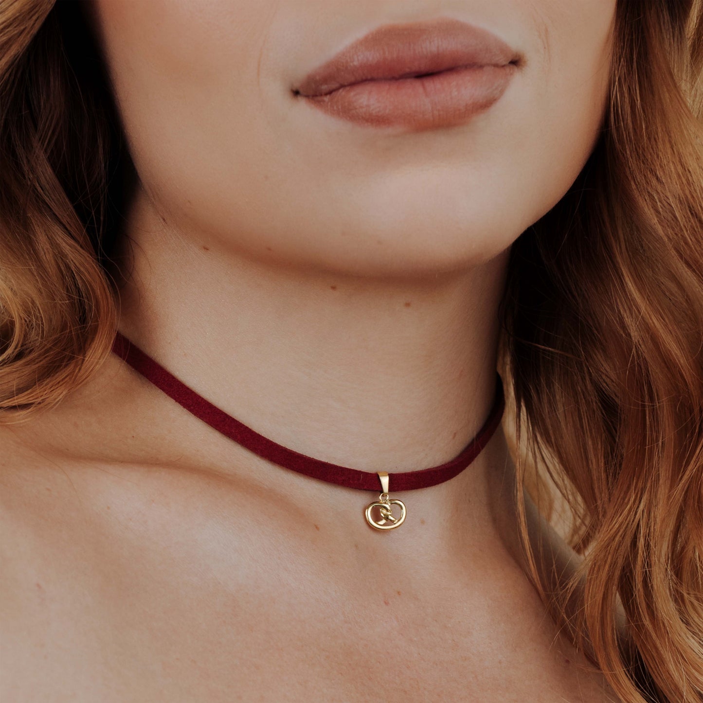 Pretzel Babe Choker Dark Red