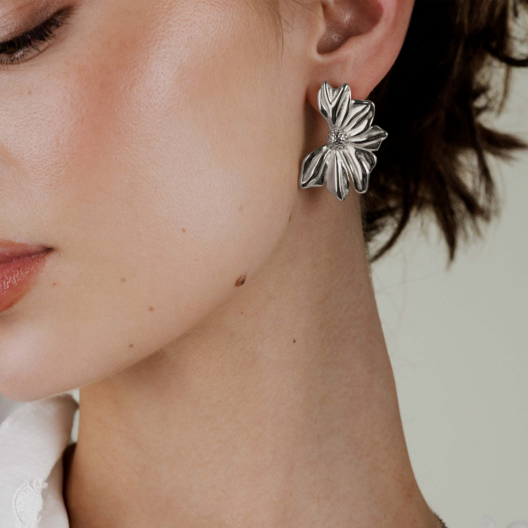 Eternal Bloom Studs Silber