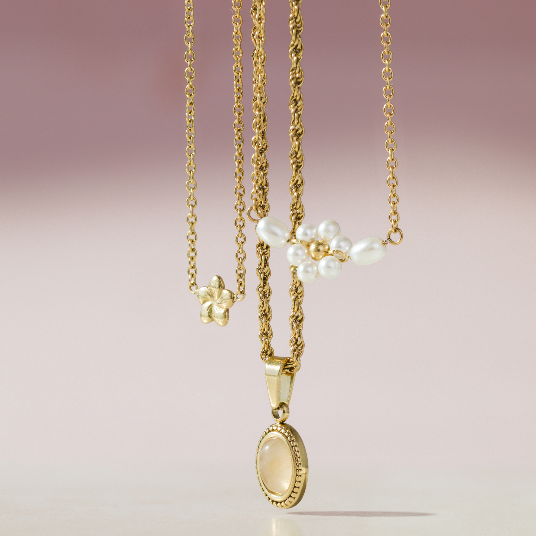 Floral Glow Choker Gold