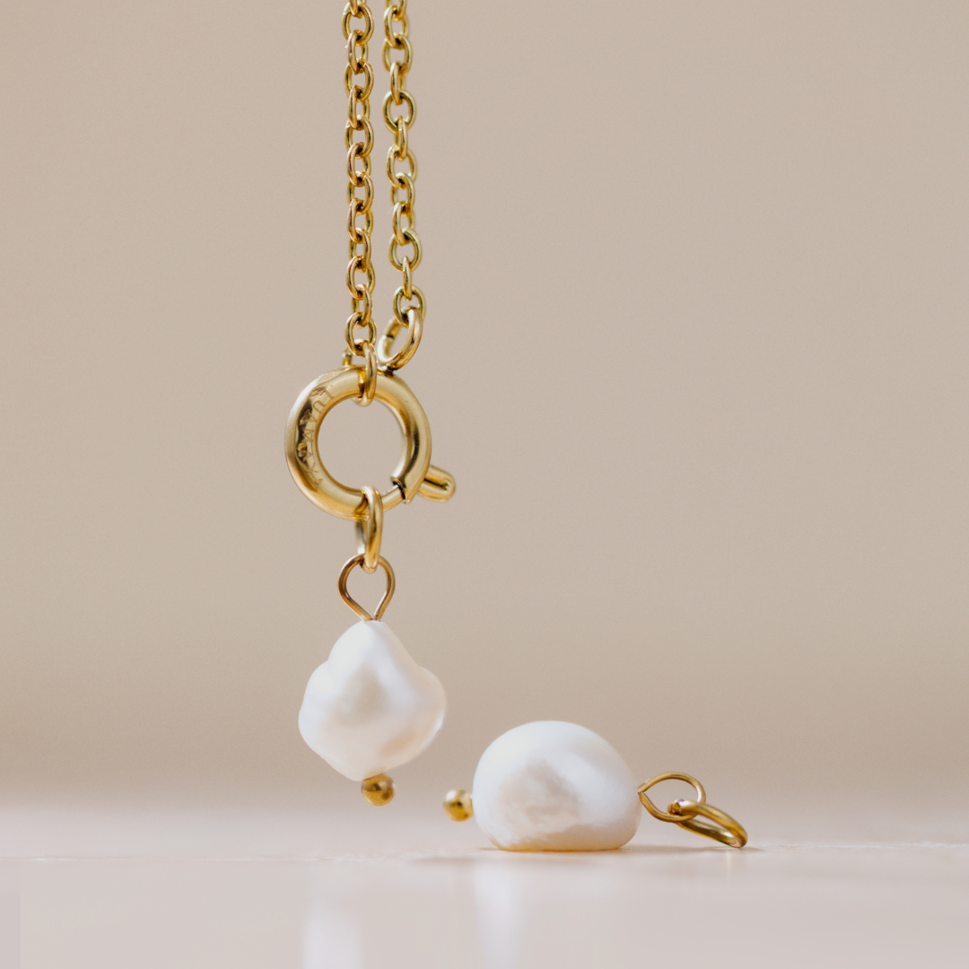 FREE Perla Necklace Charm Gold