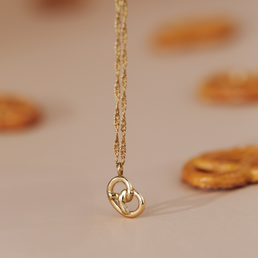 Bedazzle my Pretzel Necklace Silber