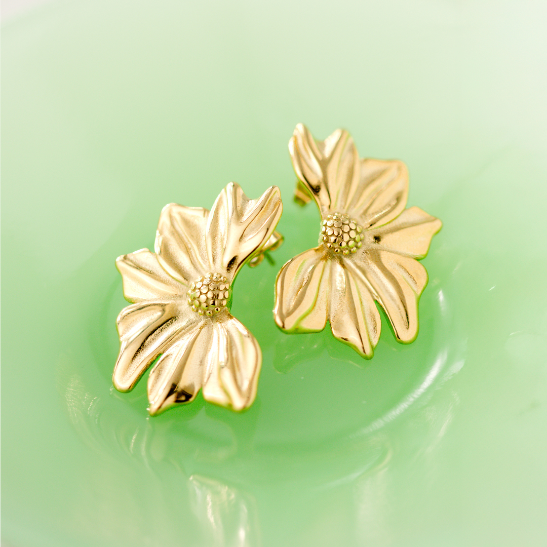 Eternal Bloom Studs Gold