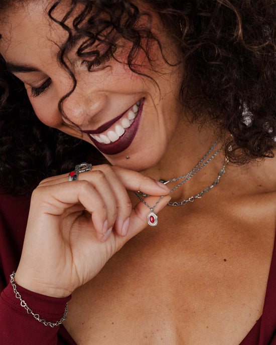 Scarlet Treasure Necklace Silber