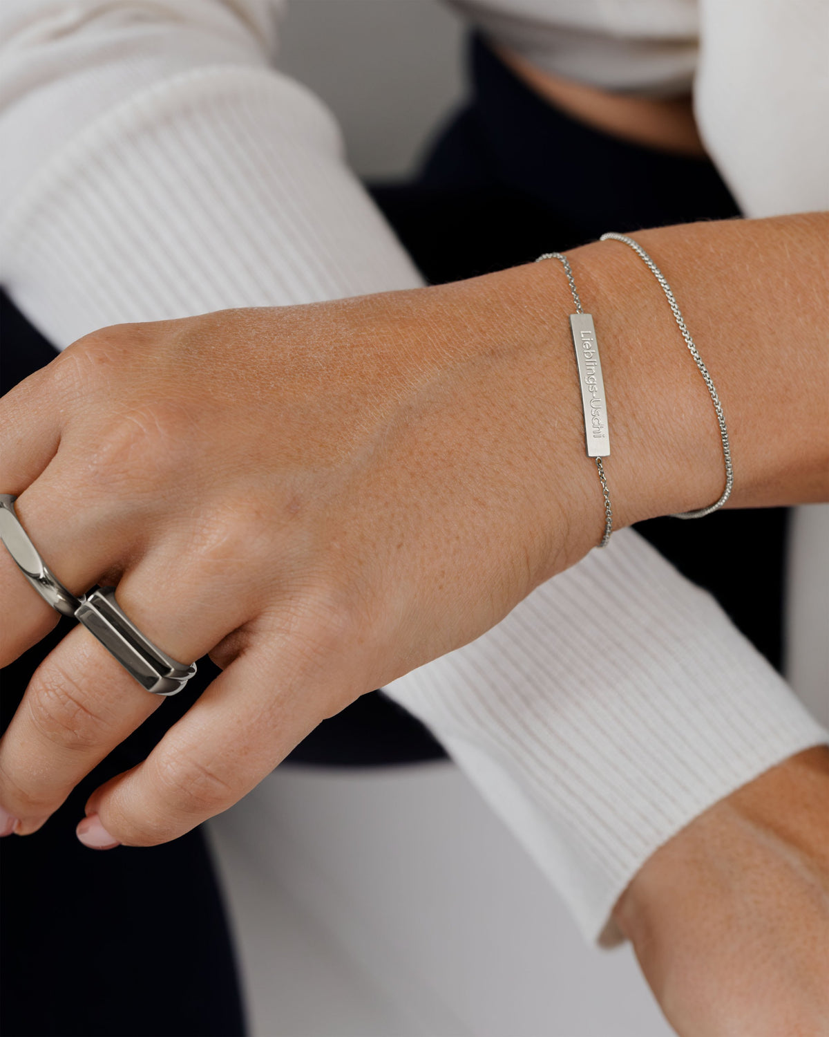 [[Farbe:Silber,shopthelook]]