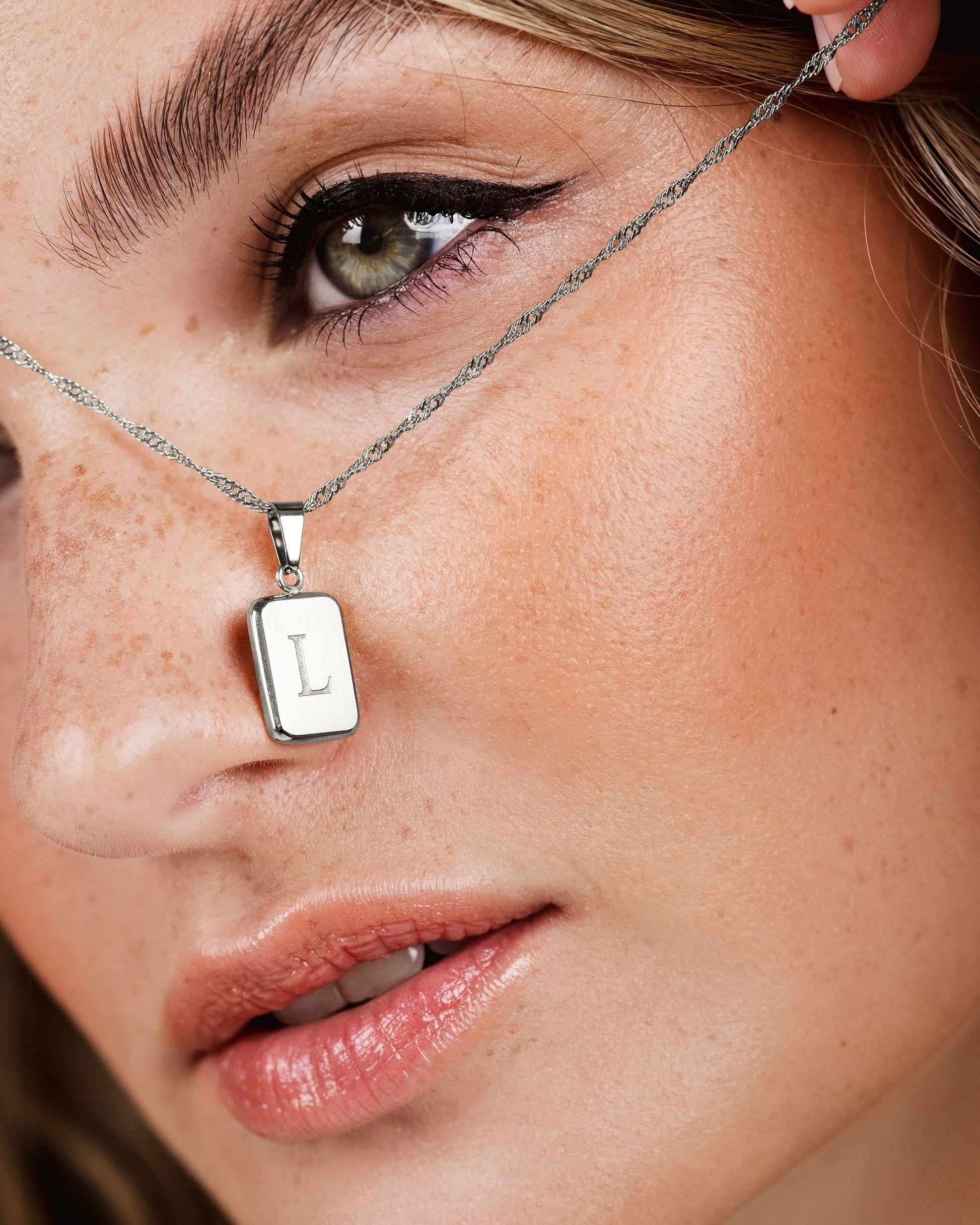 Letter Necklace Silber