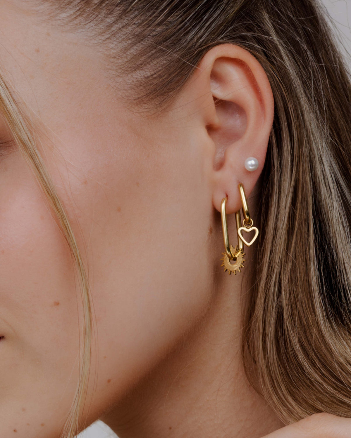Sun Ray Oval Hoops Small Gold