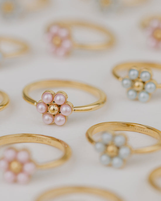 Pretty Pink Daisy Ring Gold