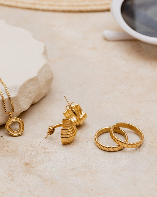 Flat Stripe Ring Gold