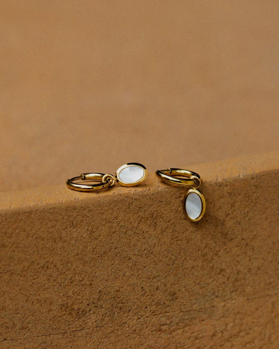 Mother of Pearls Hoop Set Gold