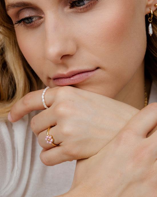 Pretty Pink Daisy Ring Gold