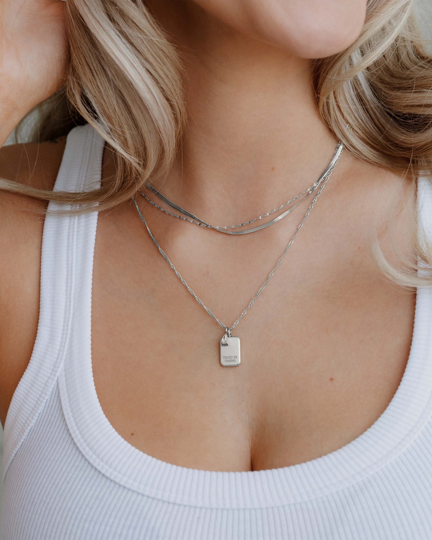 [[Farbe:Silber,shopthelook]]