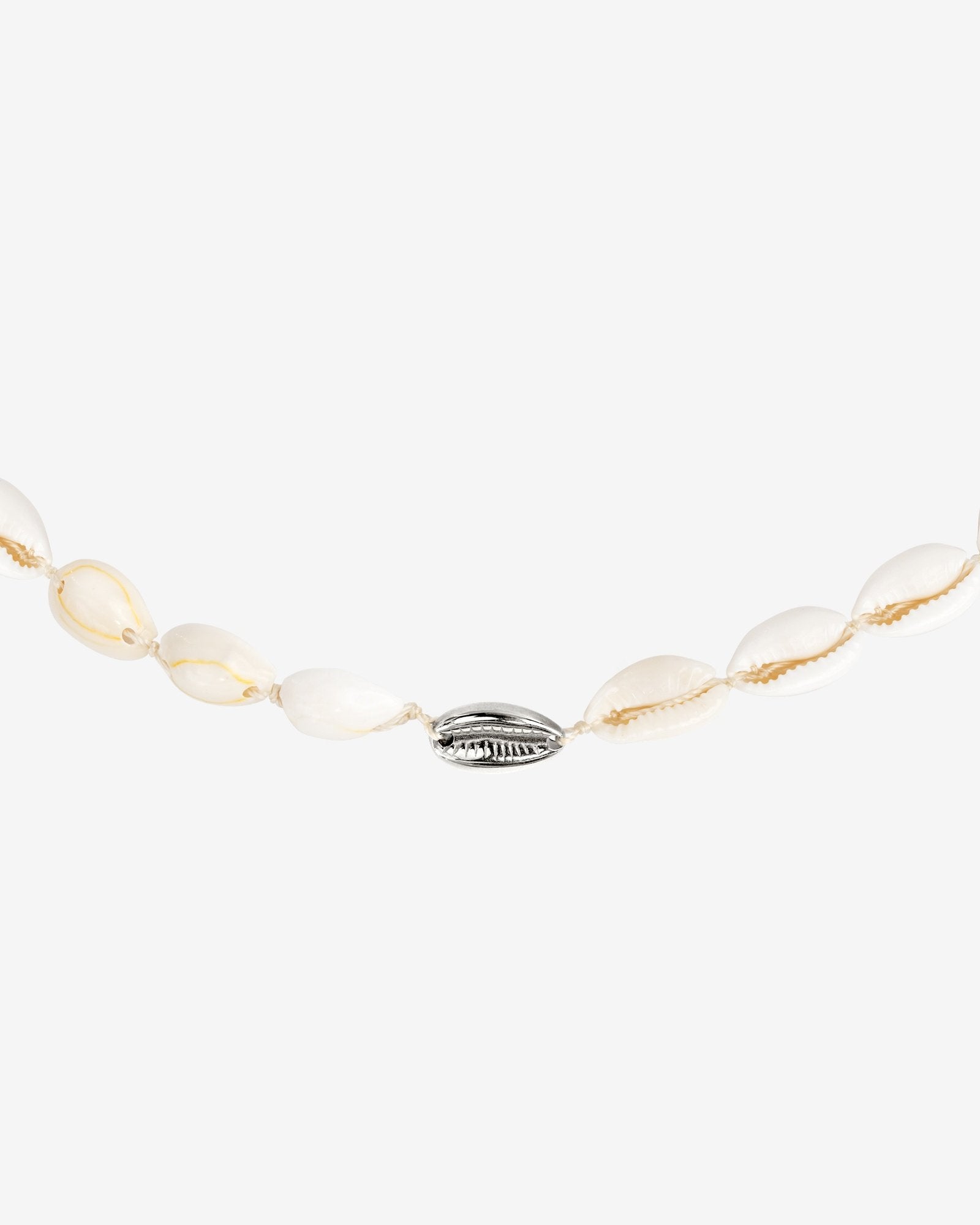 One in a Shell Choker Silber