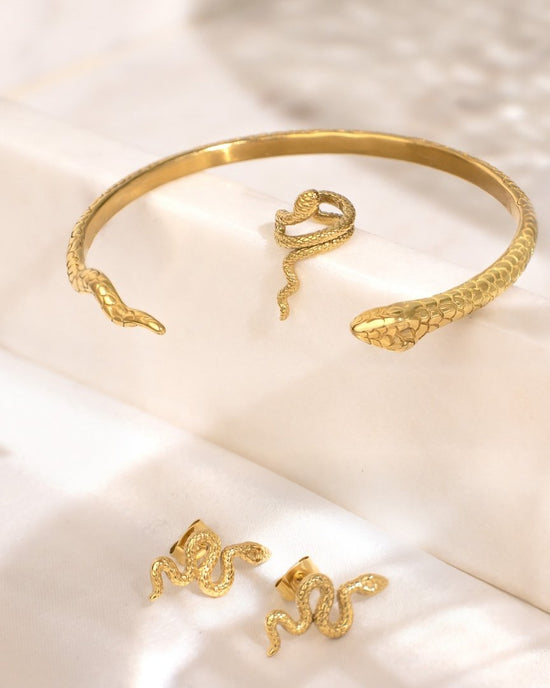 Lola Canny Cobra Ear Cuff Gold