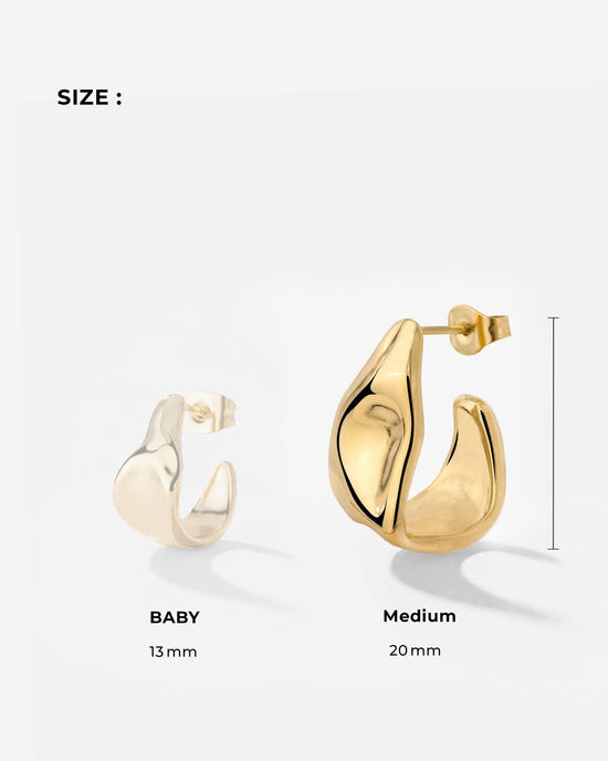 Liquid Shape Studs Gold