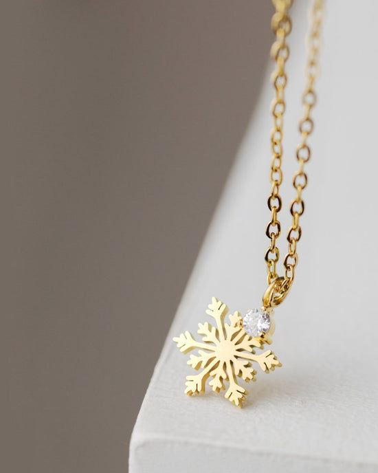 Sparkling Snowflake Necklace Silber