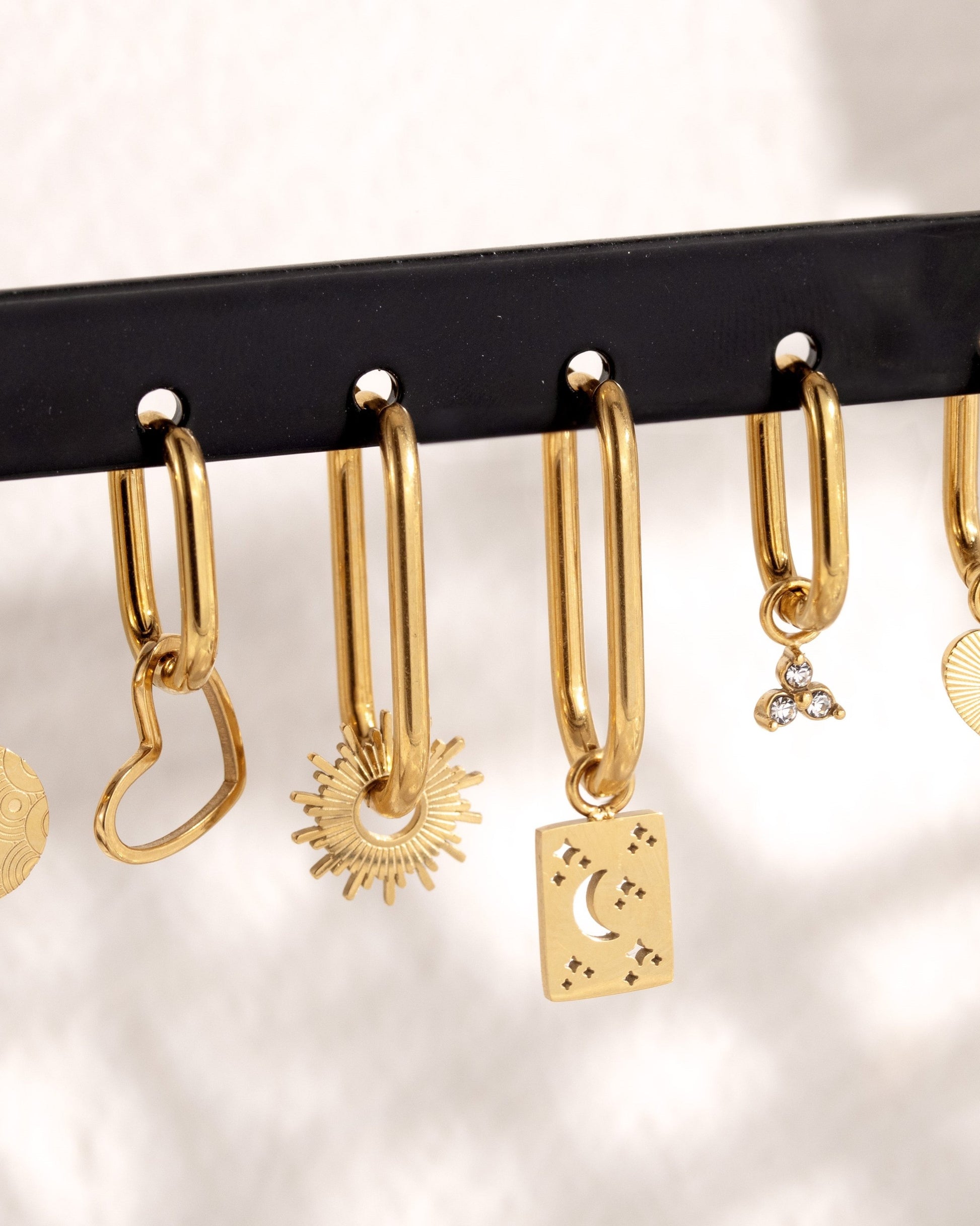 Sun Ray Oval Hoops Small Gold