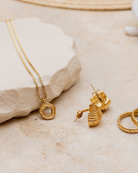 Coastal Charm Necklace Gold