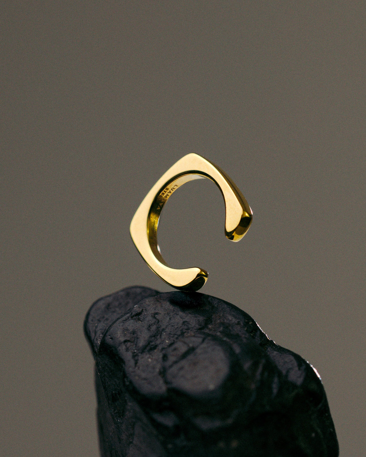 Base Line Ear Cuff