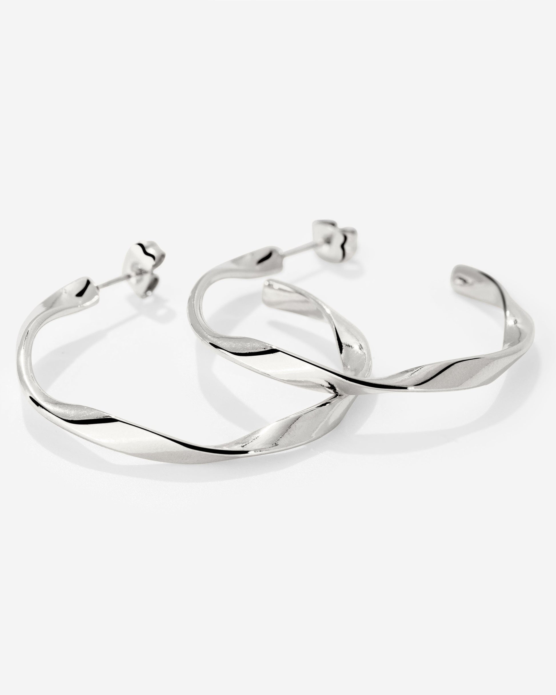 Sahira Hoop Studs Medium Silber