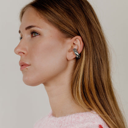 Embrace Me Ear Cuff Silber