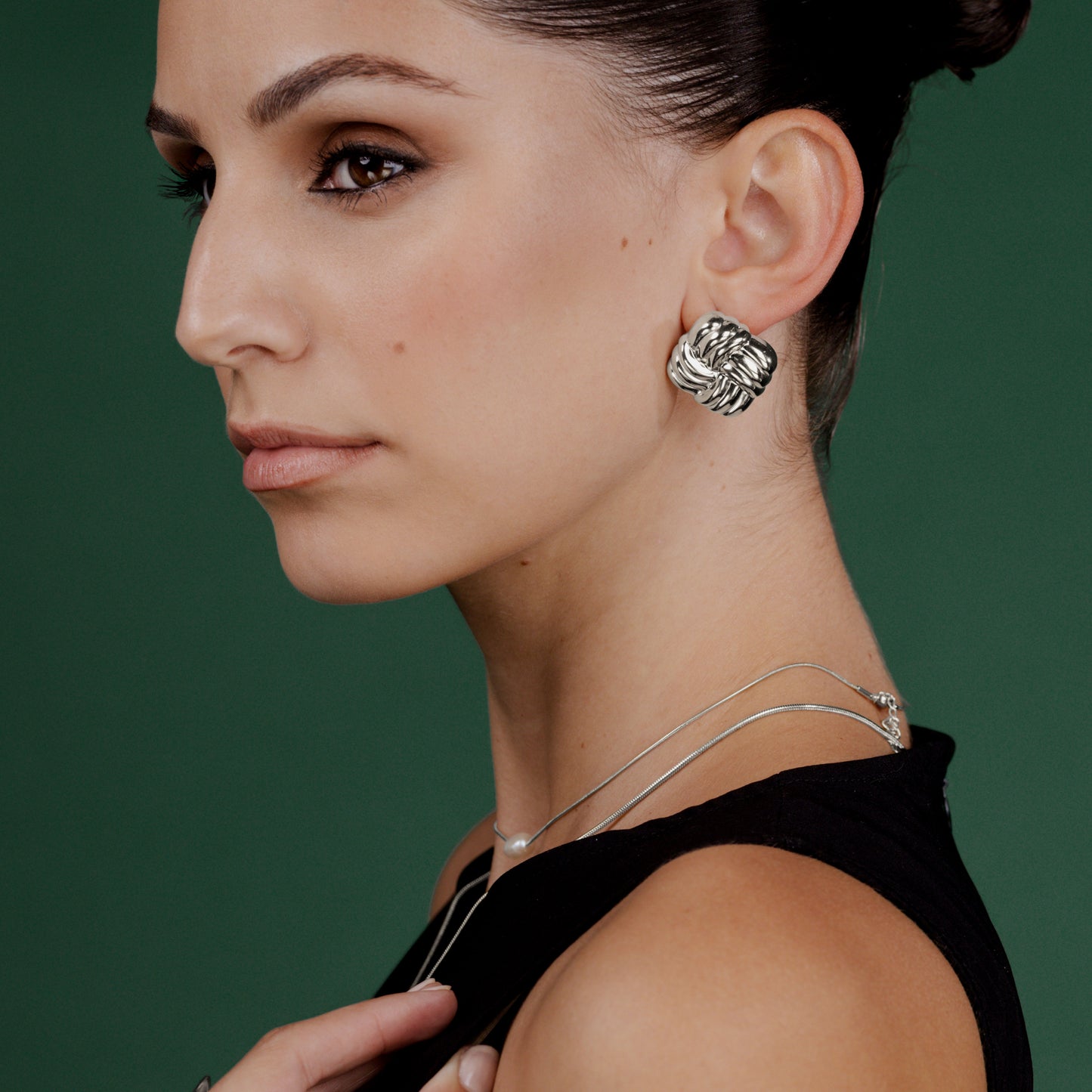 Granny Button Studs Large Silber