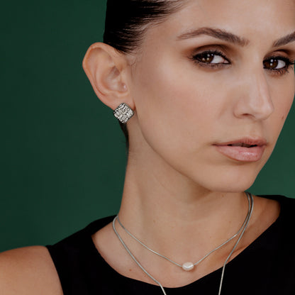 Granny Button Studs Small Silber