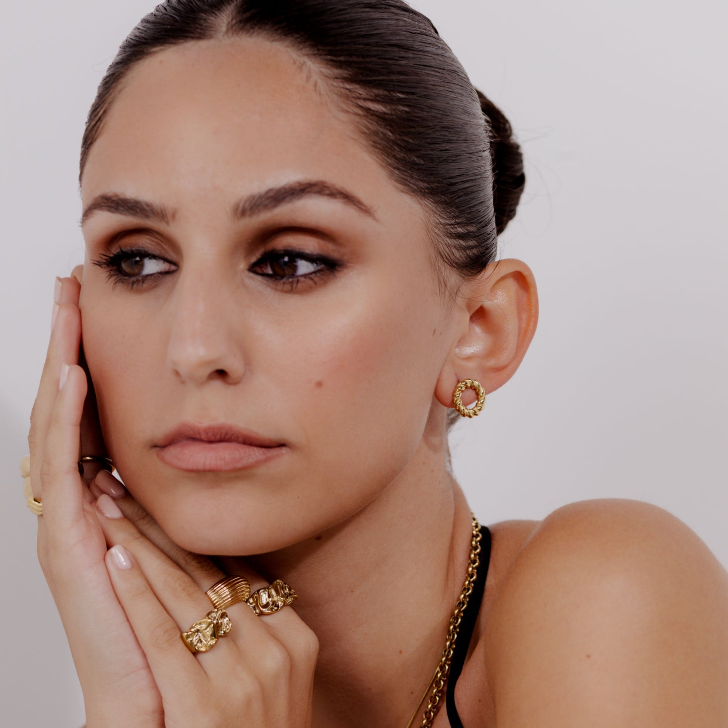 Twisted Donut Studs Gold