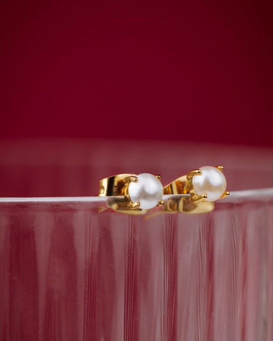 Dream Pearl Studs Gold