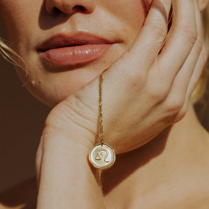Zodiac Necklace – Leo / Löwe Gold