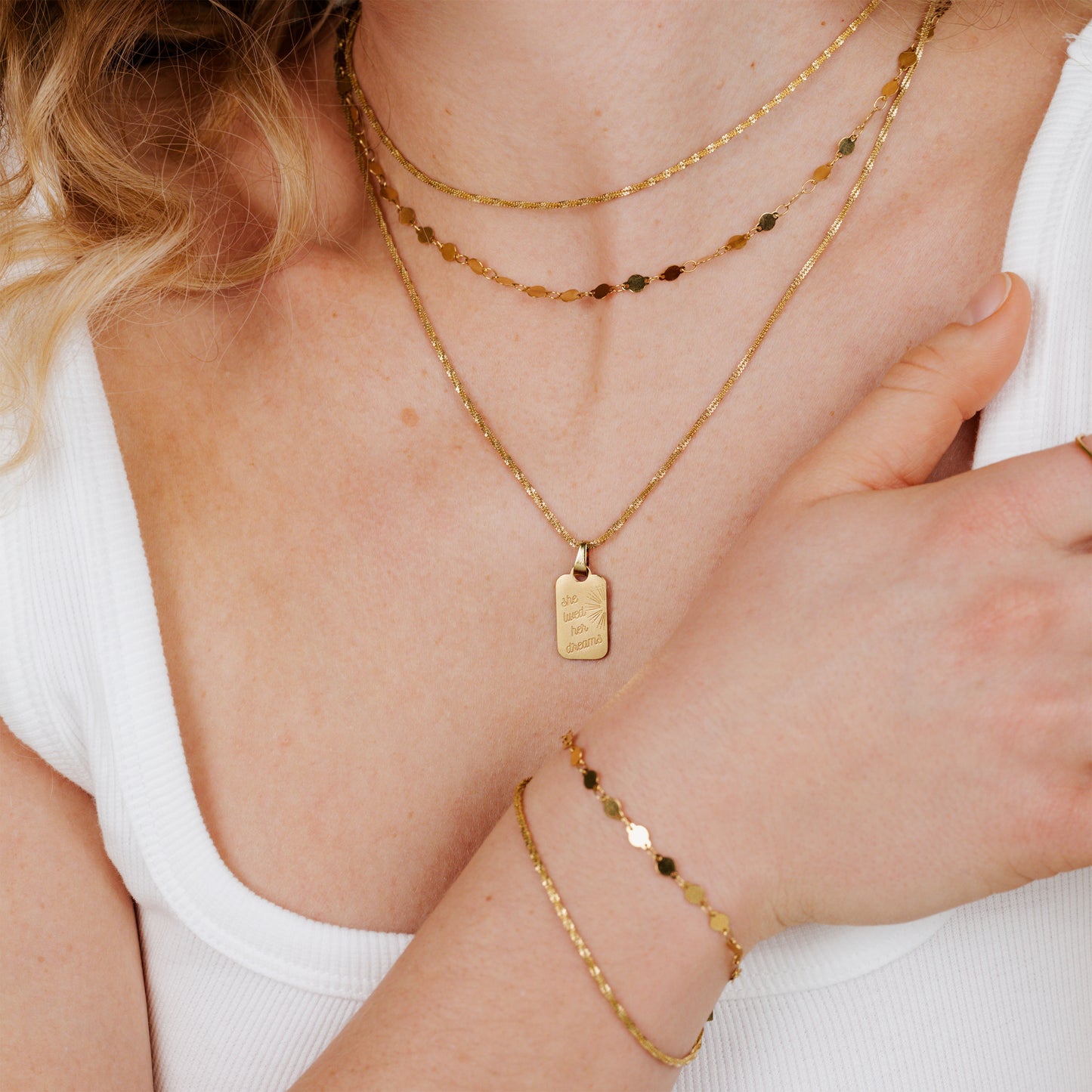 She lived her dreams Necklace Gold