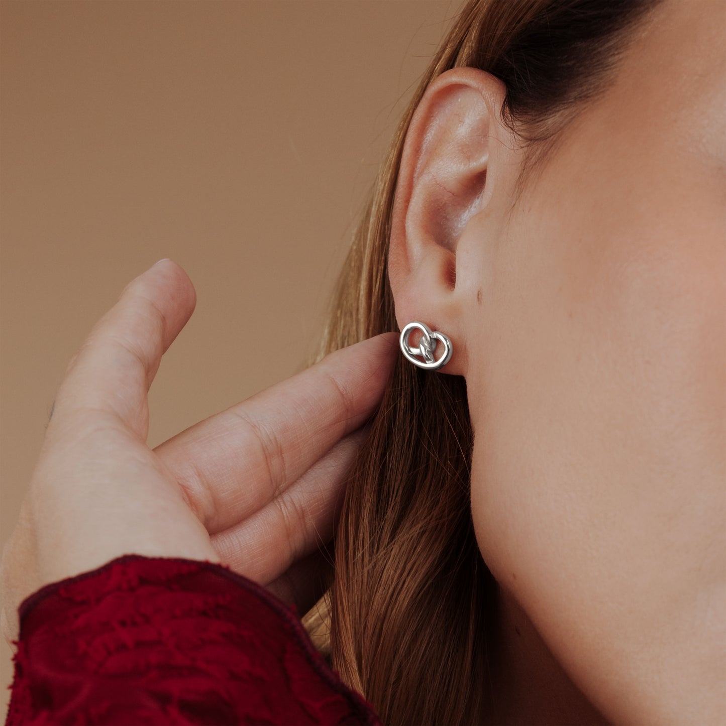 Pretzel Babe Studs Silber