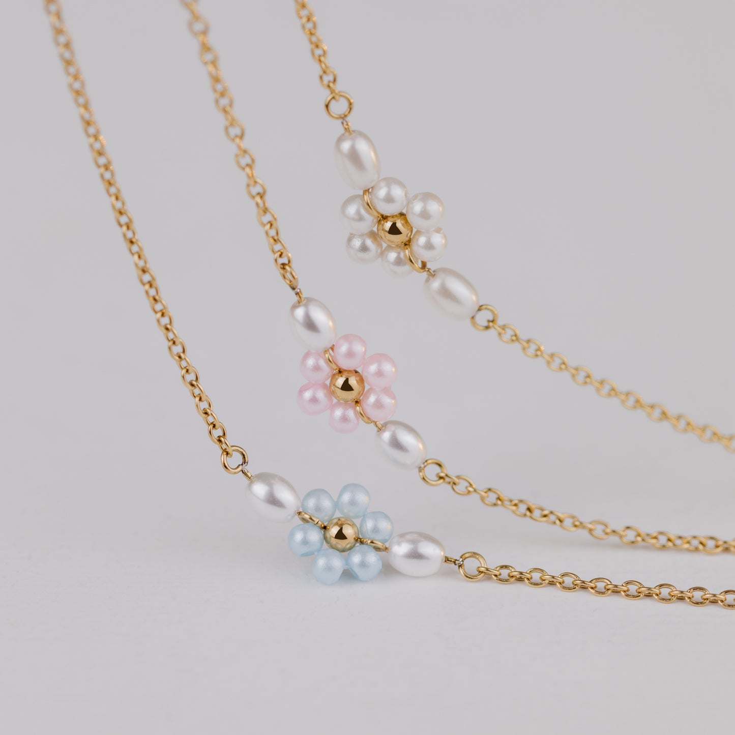 Forever Blue Daisy Necklace Gold