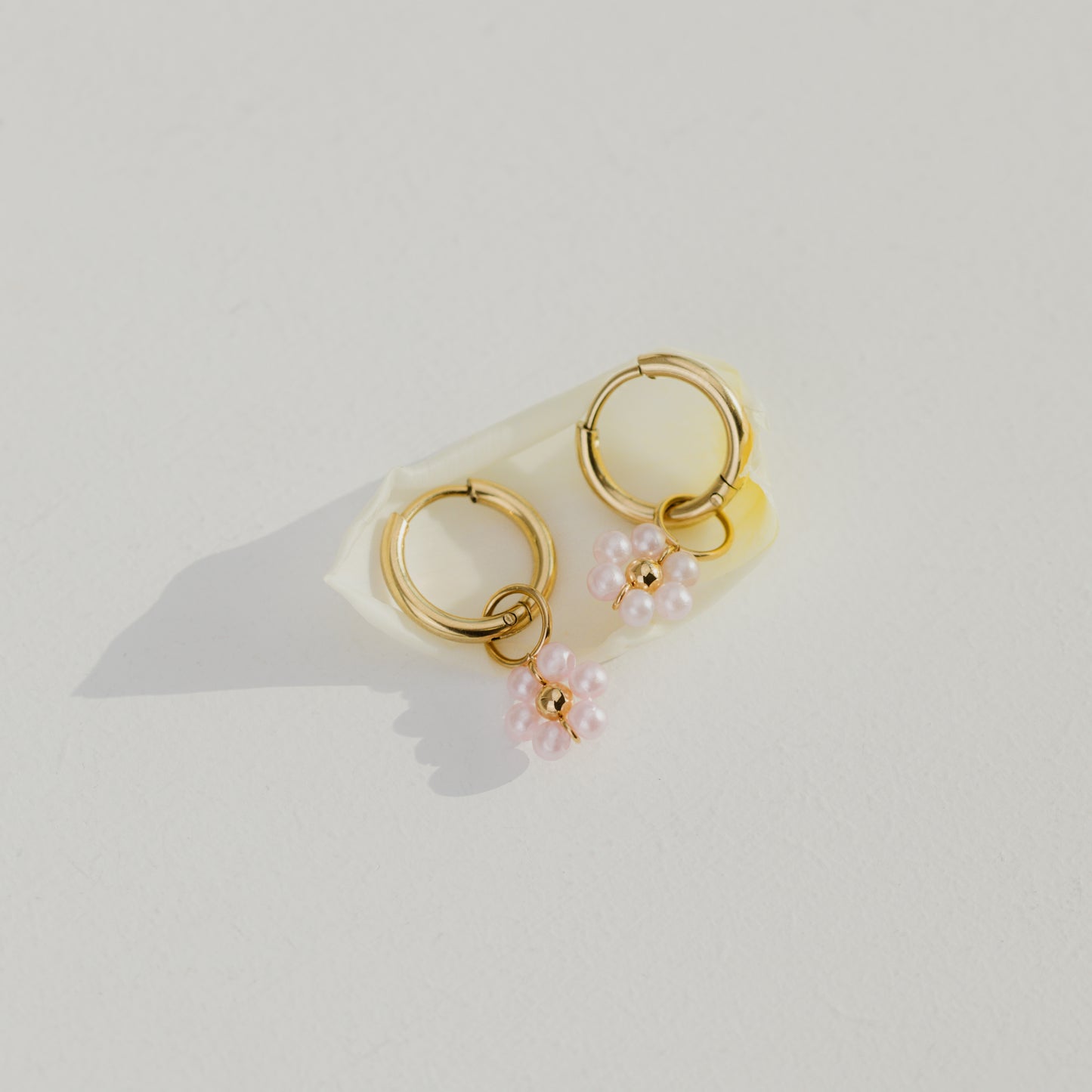Pretty Pink Daisy Hoop Set Small Gold