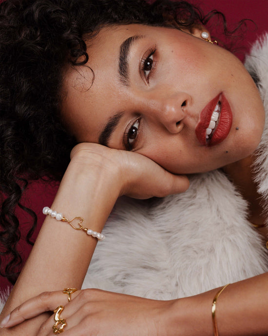 Melting Heart Pearl Bracelet Gold