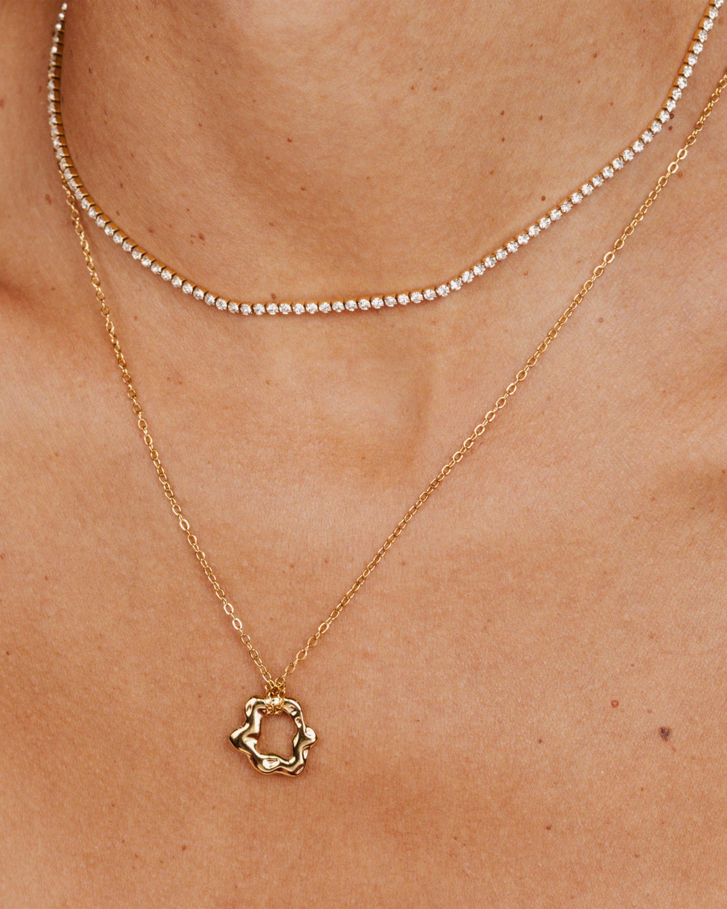 [[Farbe:Gold,shopthelook]]