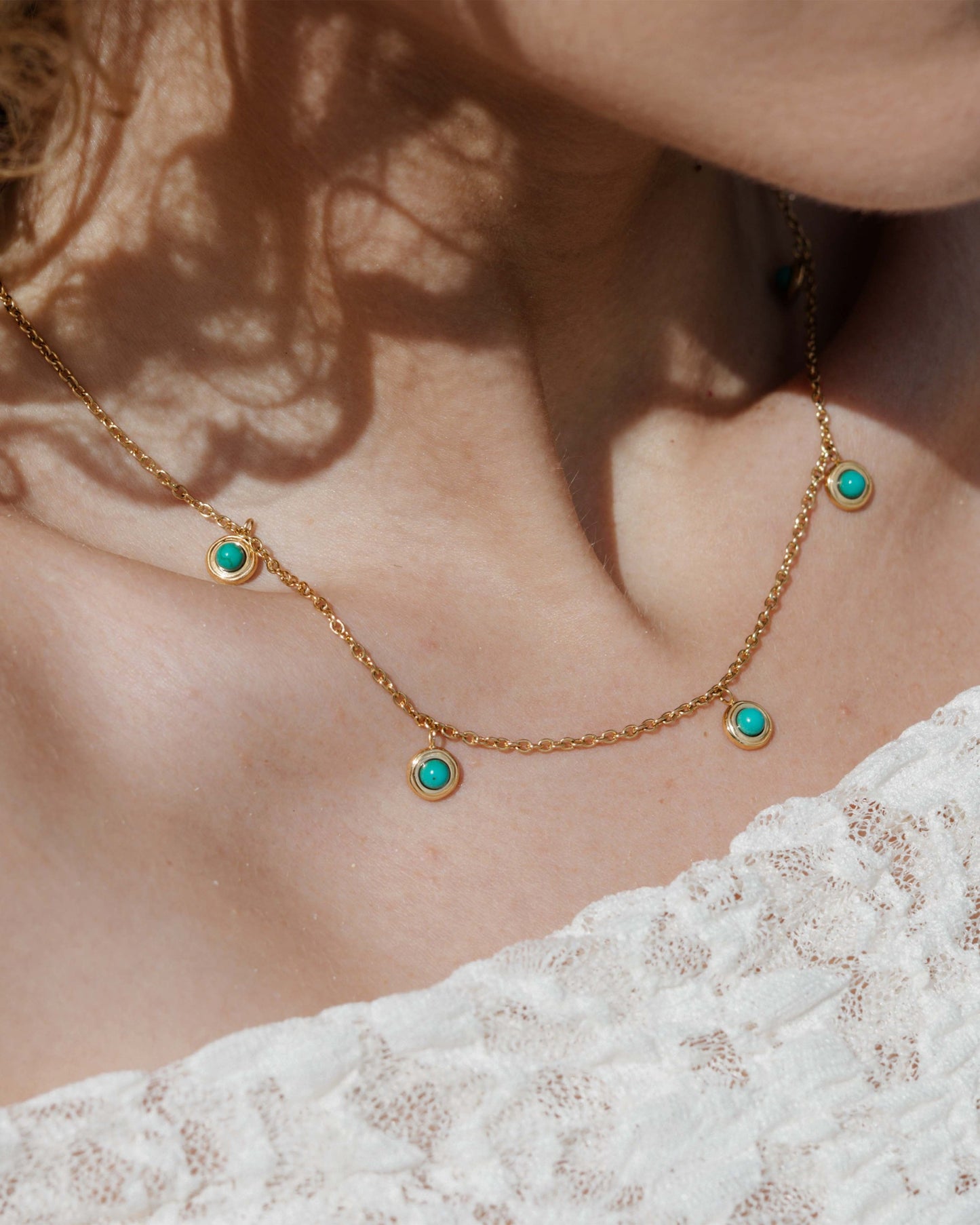 [[Farbe:Gold,shopthelook]]