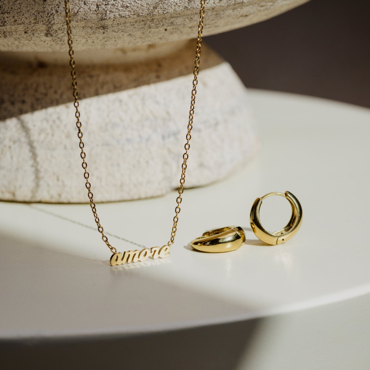 Glow on Arrival Bundle Gold