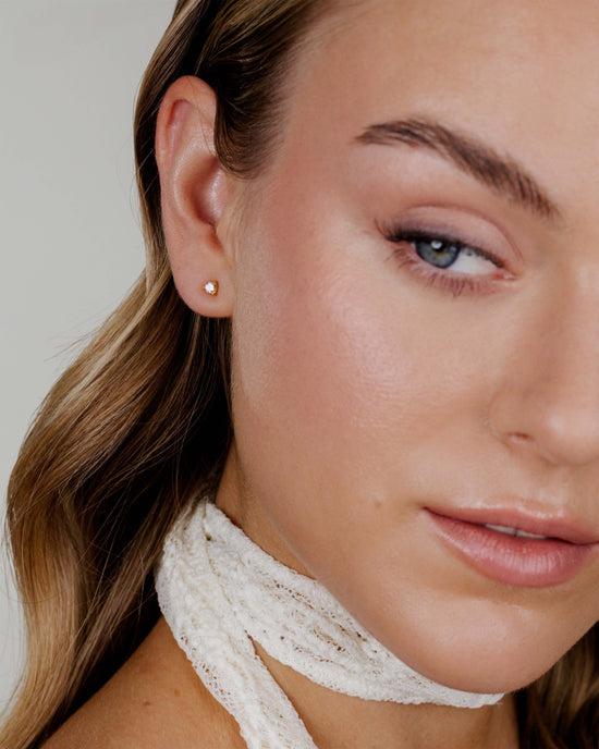 Glimmer Studs Gold