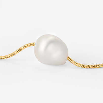 Minimalist Pearl Choker Gold