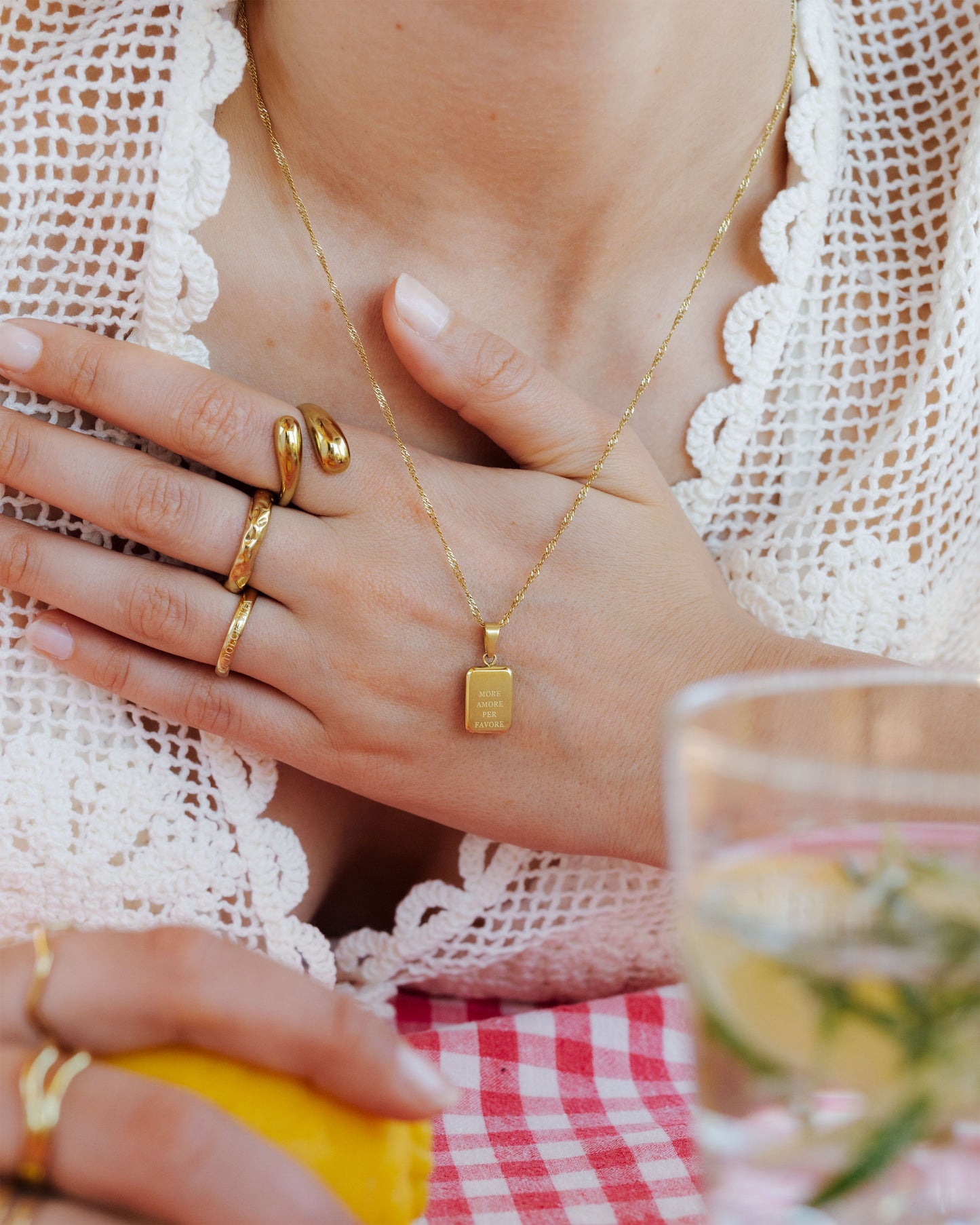 [[Farbe:Gold,shopthelook]]