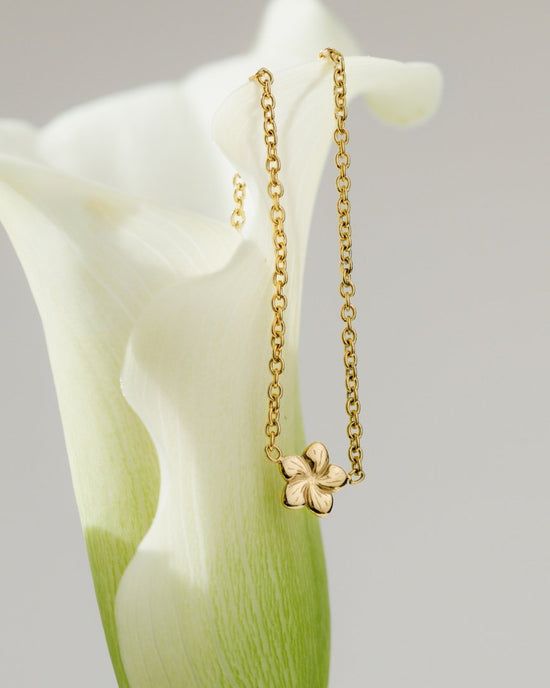 Floral Glow Choker Gold