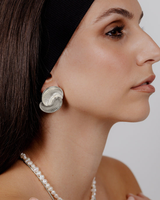 Winding Spiral Studs Silber