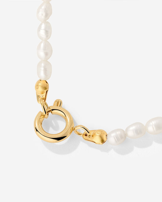 Pearly Charm Necklace Gold